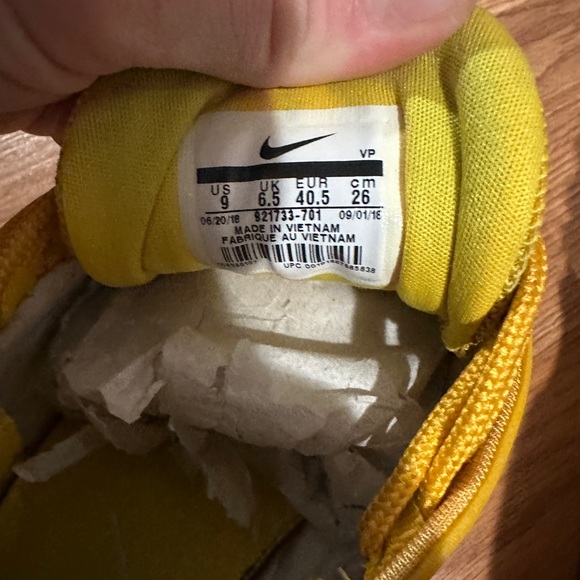 Uses Nike air max 97s - Picture 3 of 5